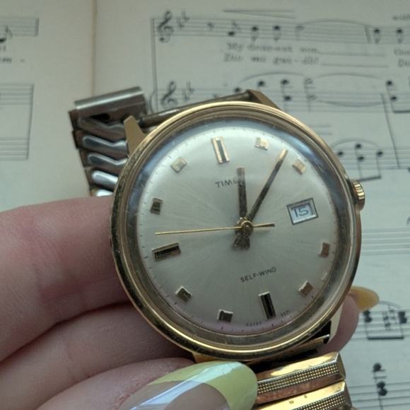 Timex Gold and Silver Watch - Picture 3 of 12
